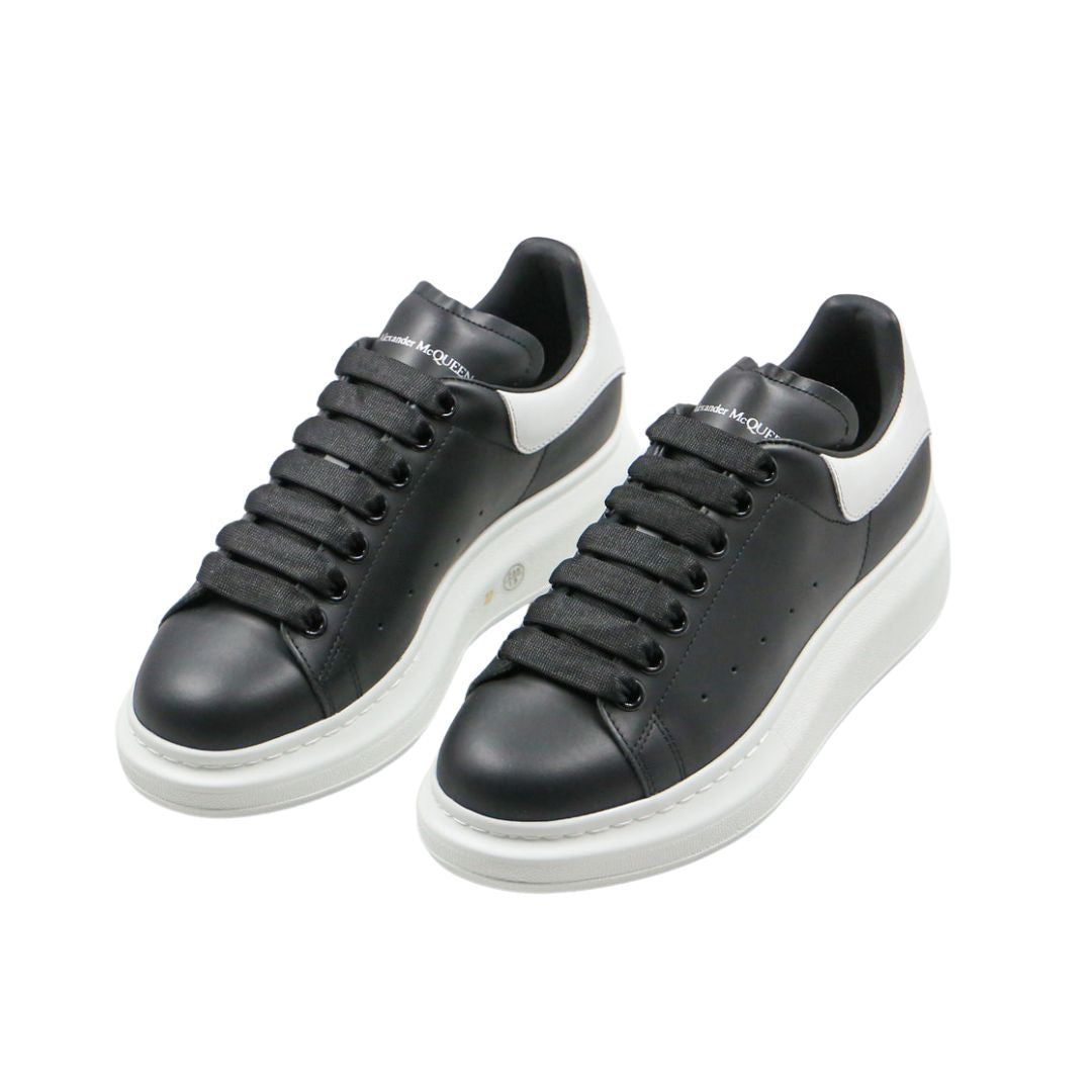 ALEXANDER MCQUEEN OVERSIZED BLACK WHITE